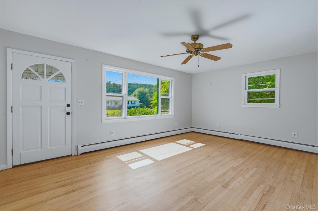 Photo of 529 Lakeview Terrace, Kingston, NY 12401 (MLS # 1047934)