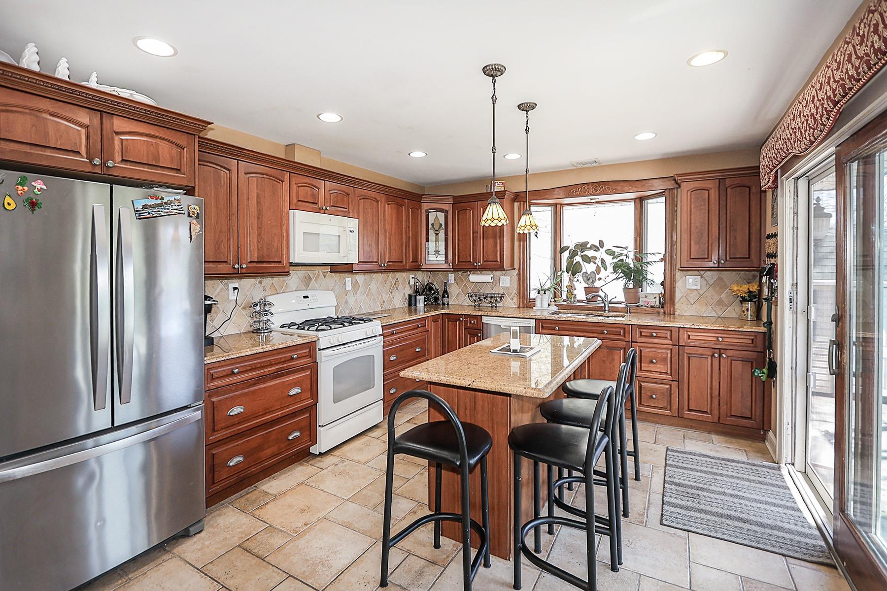 2036 Dow Avenue, Merrick, New York image 17