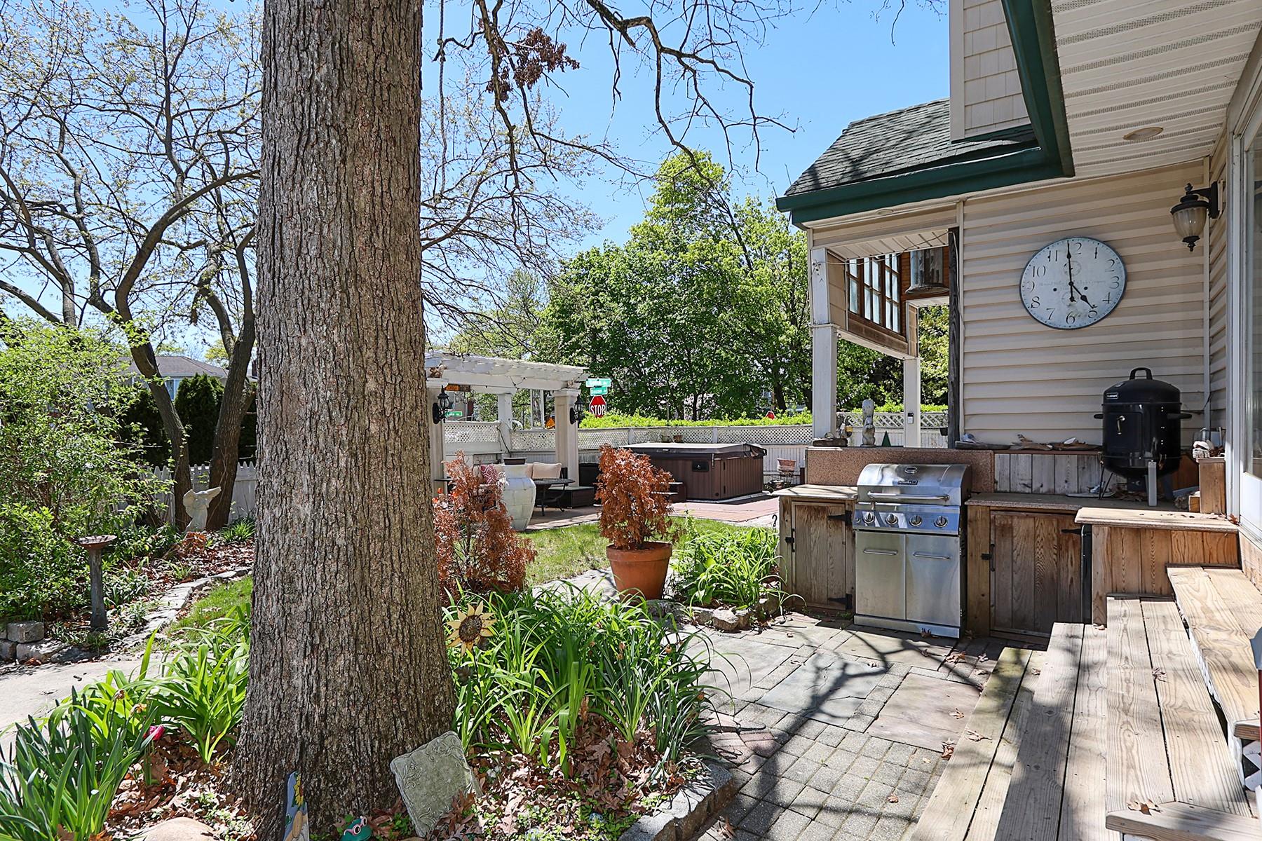 2036 Dow Avenue, Merrick, New York image 30