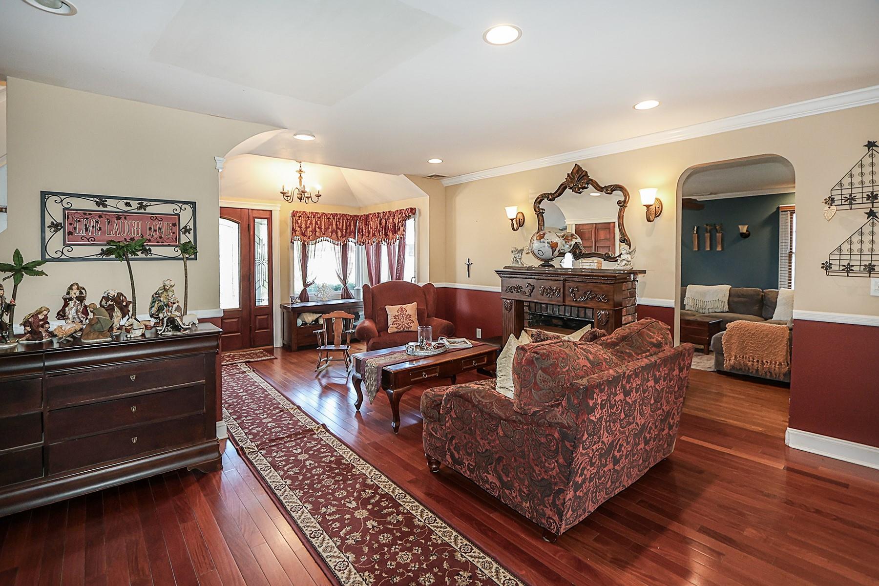 2036 Dow Avenue, Merrick, New York image 9