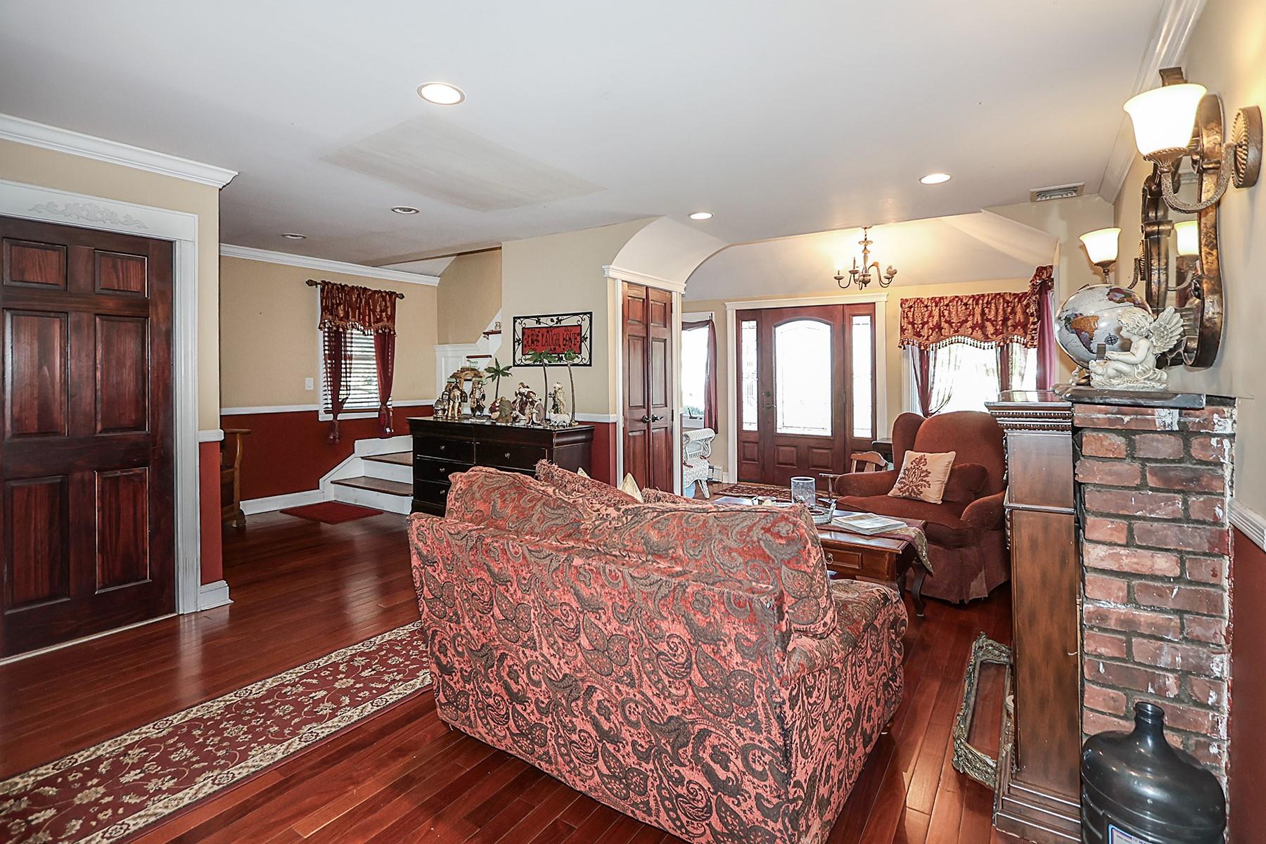 2036 Dow Avenue, Merrick, New York image 10