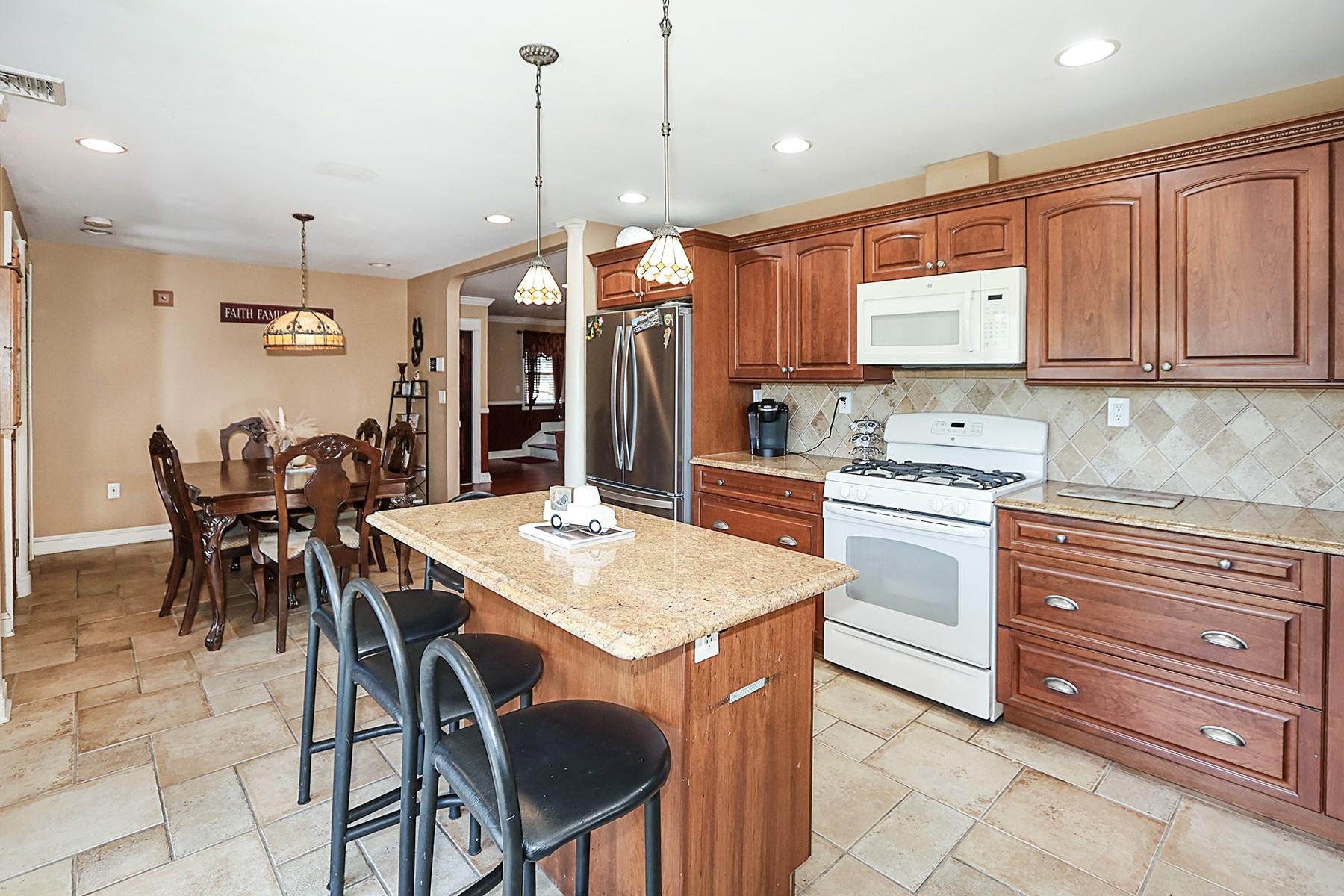 2036 Dow Avenue, Merrick, New York image 18