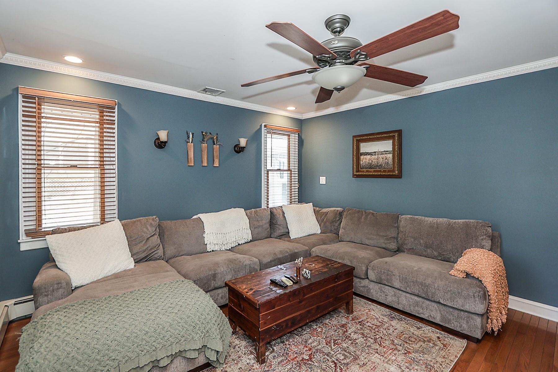 2036 Dow Avenue, Merrick, New York image 12