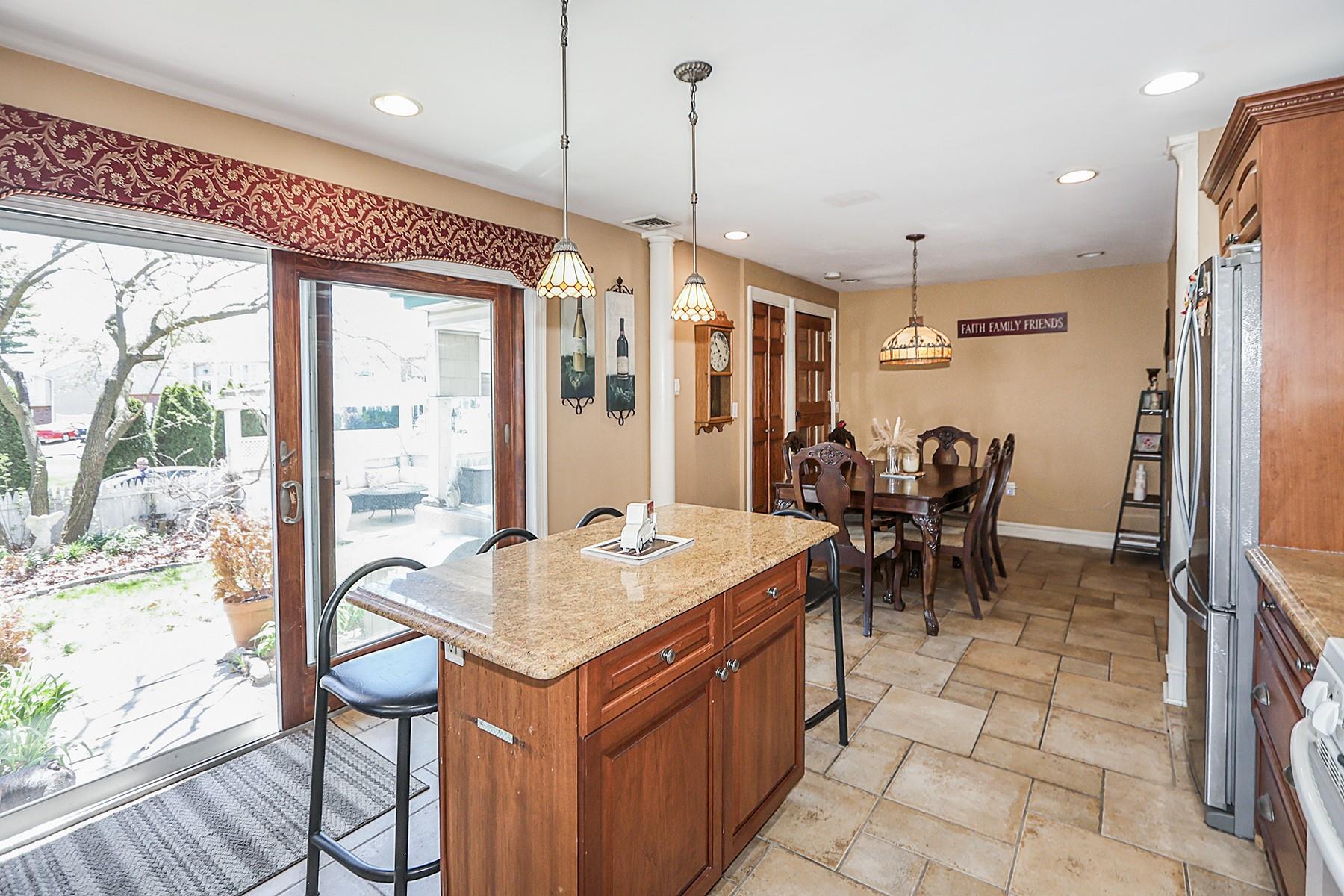2036 Dow Avenue, Merrick, New York image 19