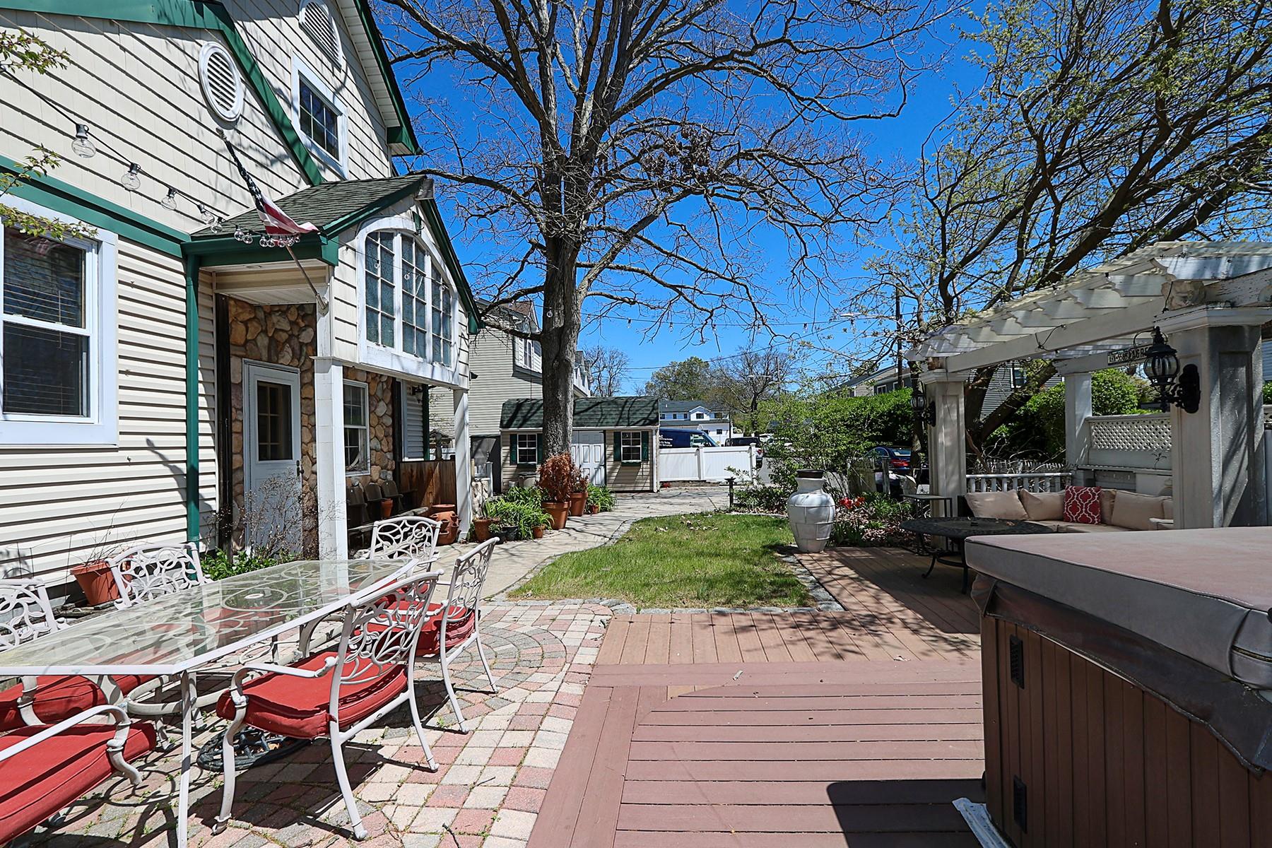 2036 Dow Avenue, Merrick, New York image 33