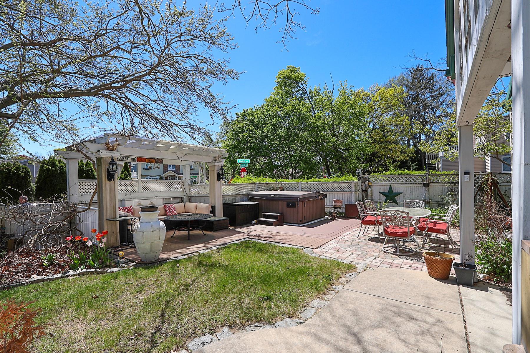 2036 Dow Avenue, Merrick, New York image 31