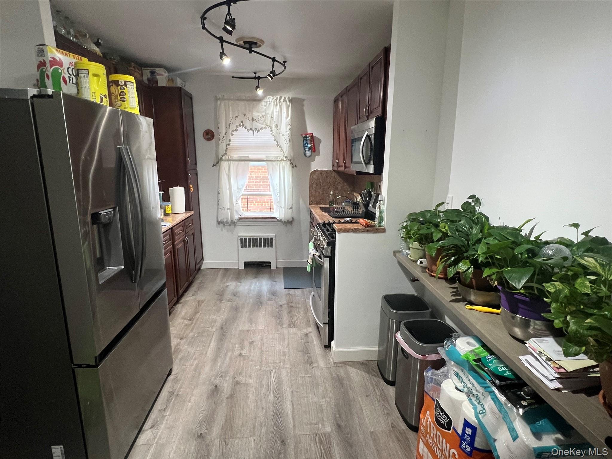 2080 Barnes Avenue 4C