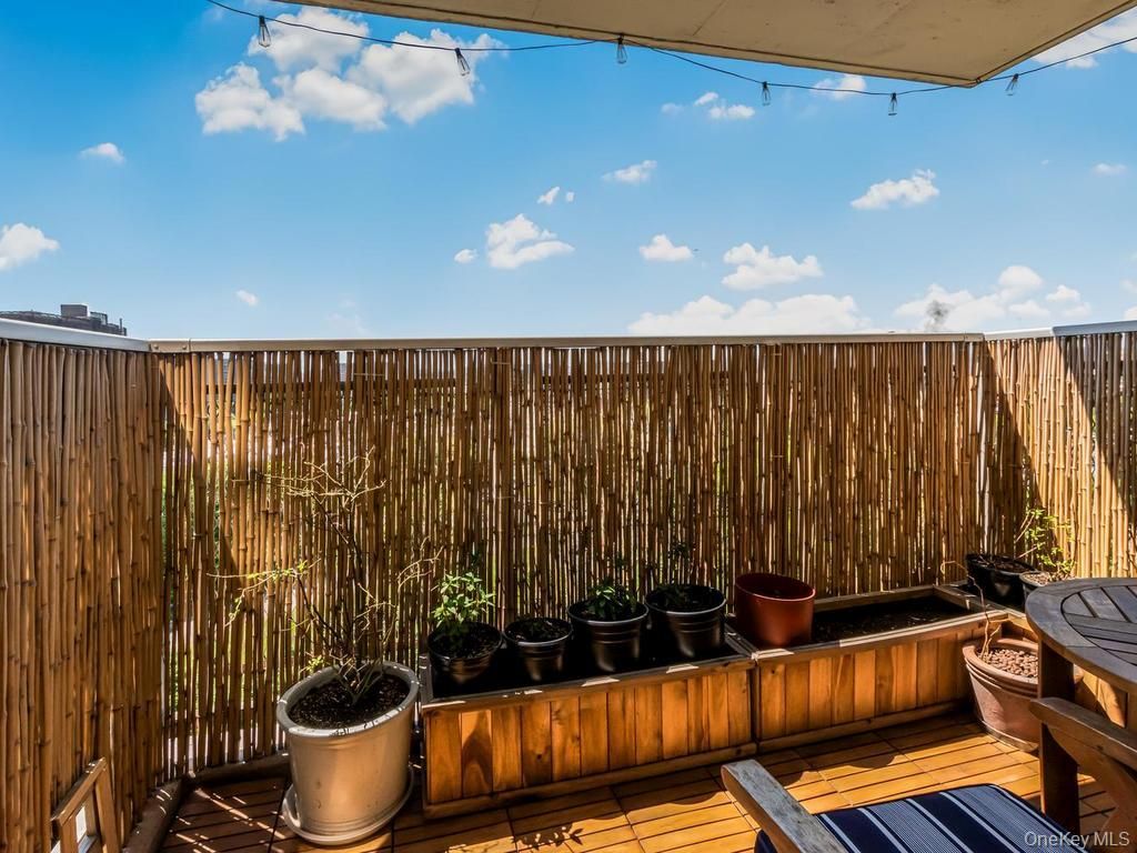 Photo of 920 Metcalf Avenue #14J, Bronx, NY 10473 (MLS # 1001448)