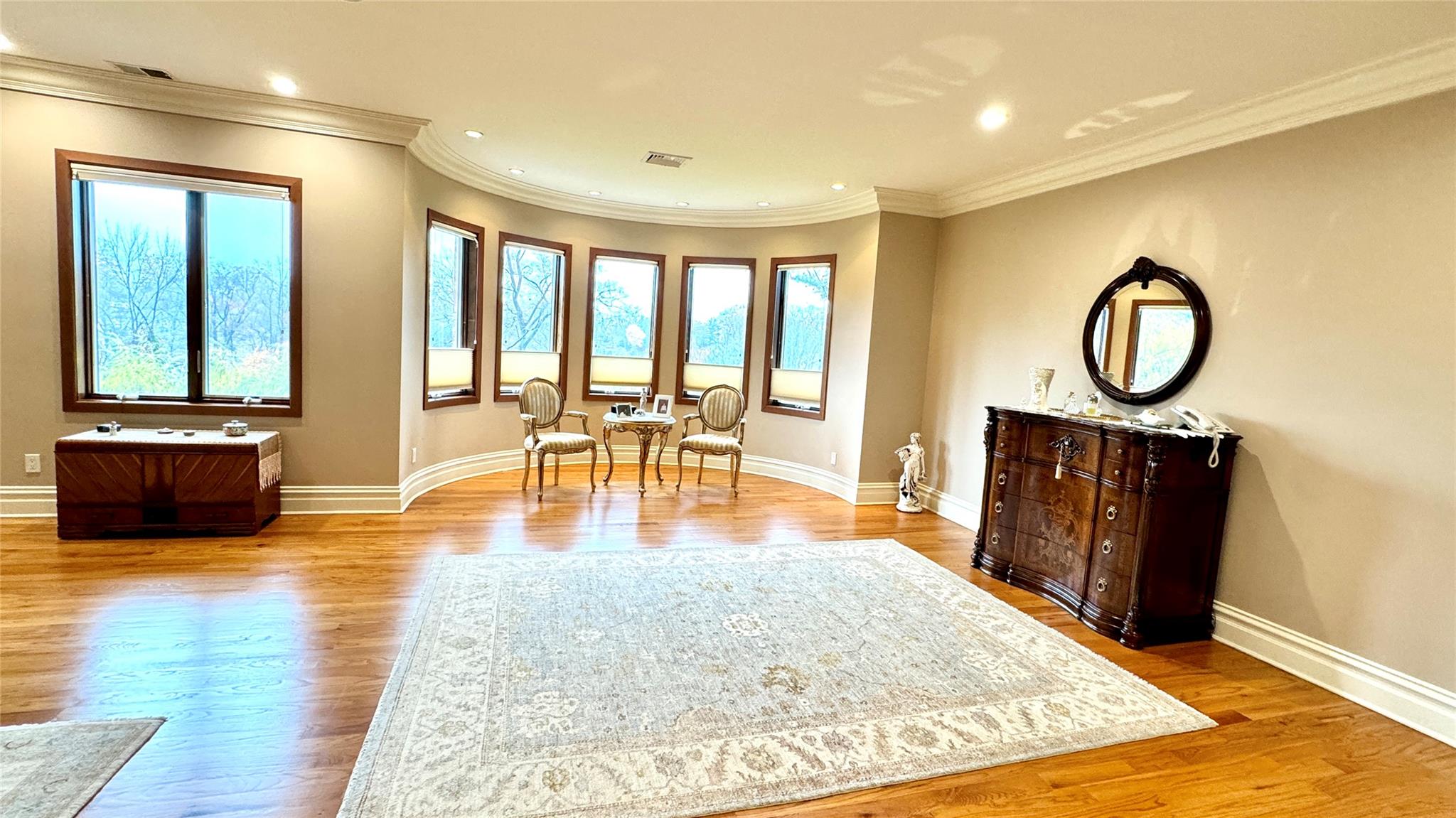 527 Manhasset Woods Road, Manhasset, New York image 13