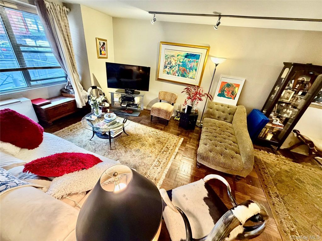 Photo of 2500 Johson Avenue #2M, Bronx, NY 10463 (MLS # 979183)