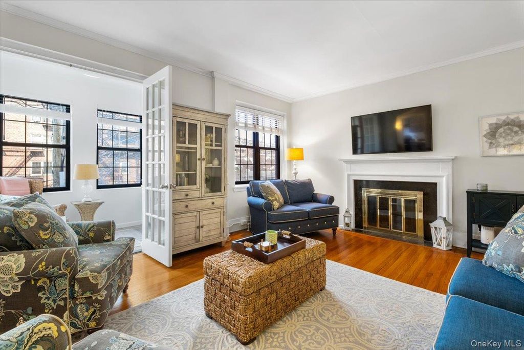 Photo of 824 Bronx River Road #3A, Bronxville, NY 10708 (MLS # 960152)