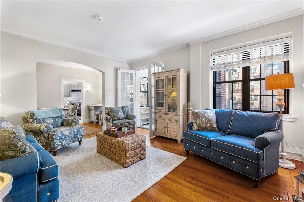 Photo of 824 Bronx River Road #3A, Bronxville, NY 10708 (MLS # 960152)