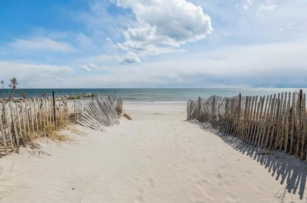 Property for Sale at Rockaway Beach Boulevard, Neponsit, Queens, NY - Bedrooms: 4 
Bathrooms: 4 
Rooms: 6  - $1,300,000