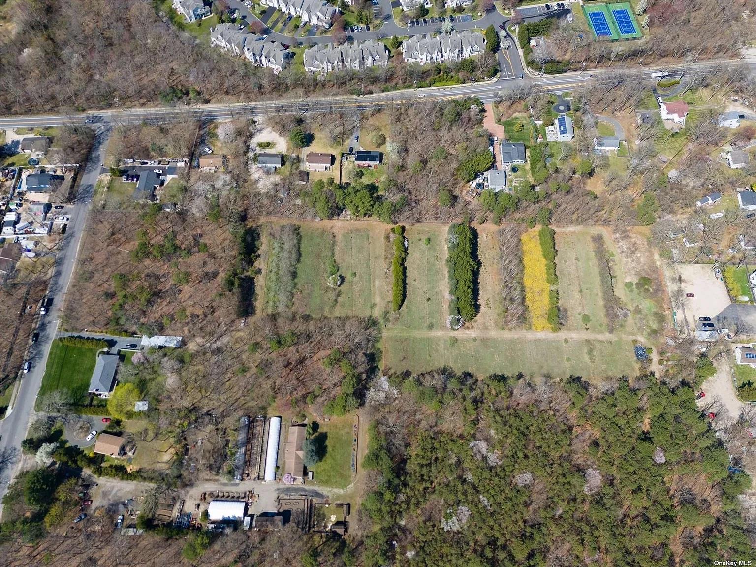 Cedarhurst Ave, Medford, New York image 10