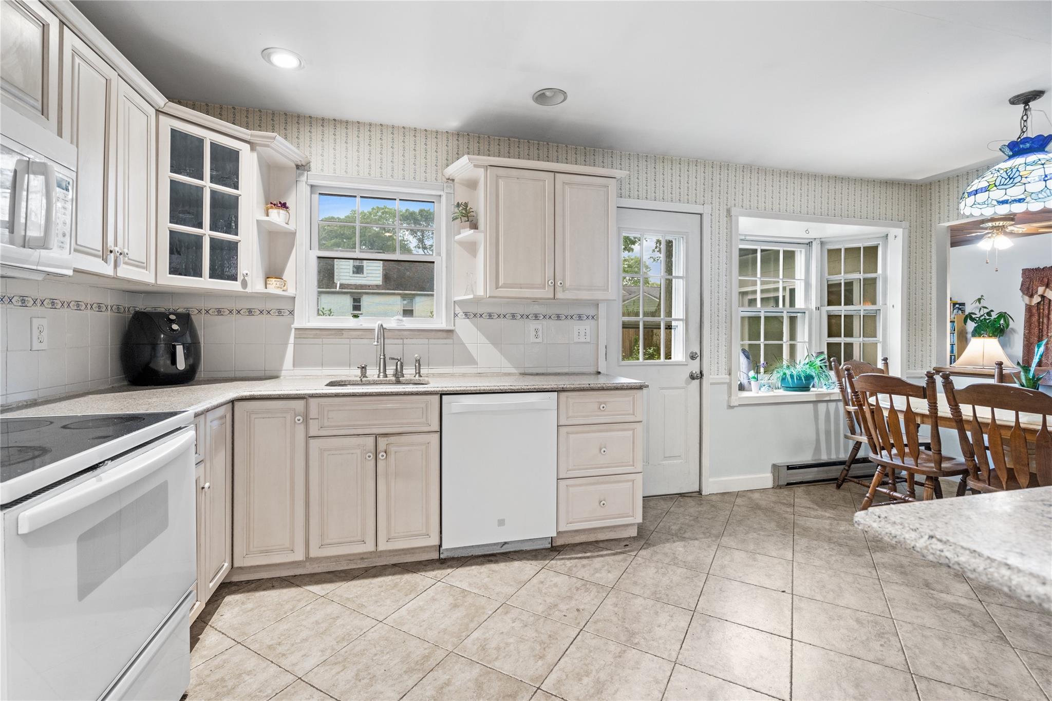 236 N Ontario Street, Ronkonkoma, New York image 12