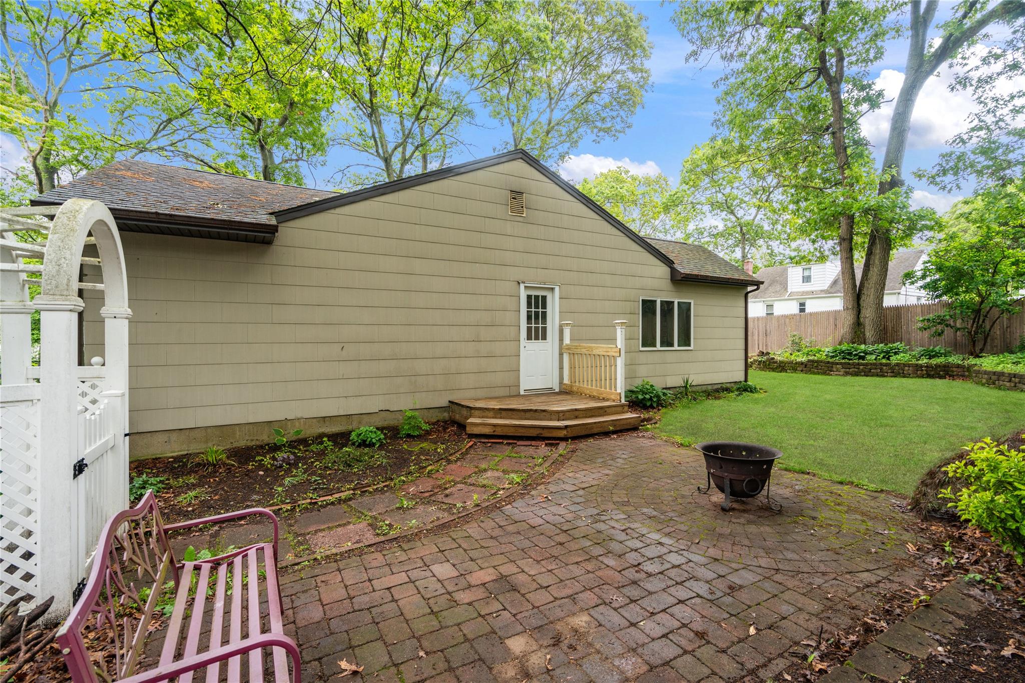 236 N Ontario Street, Ronkonkoma, New York image 42