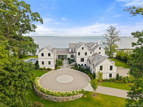 Homes For Sale - 104 Premium Point<br/> Mamaroneck, NY 10801