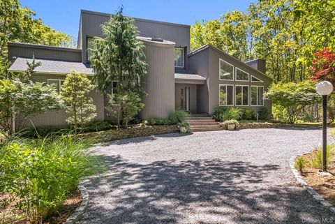 Homes For Sale - 76 Island View Drive<br/> Sag Harbor, NY 11963