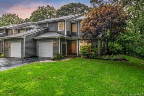 Photo of 38 Larkspur Lane, Commack, NY 11725 (MLS # 1046224)