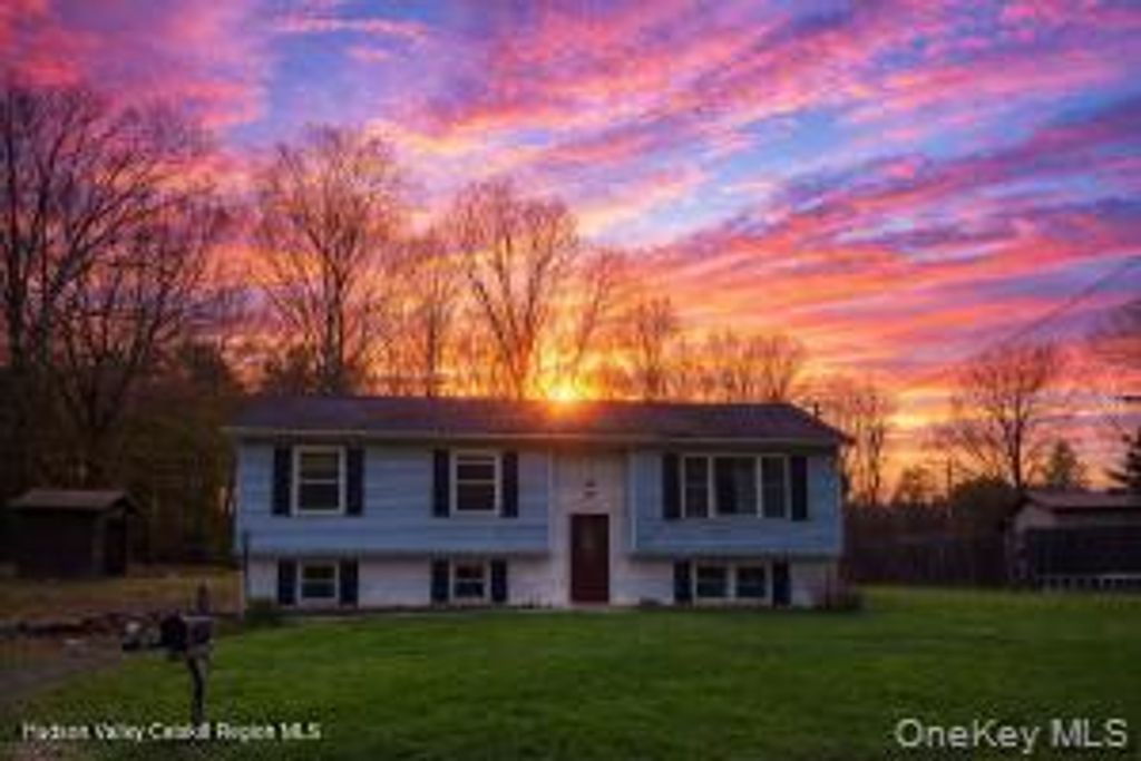 Photo of 40 Cathy Jo Place, Accord, NY 12404 (MLS # 987690)