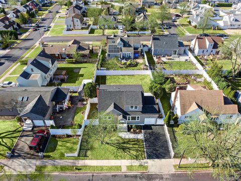 36 Cinque Drive Farmingdale NY 11735