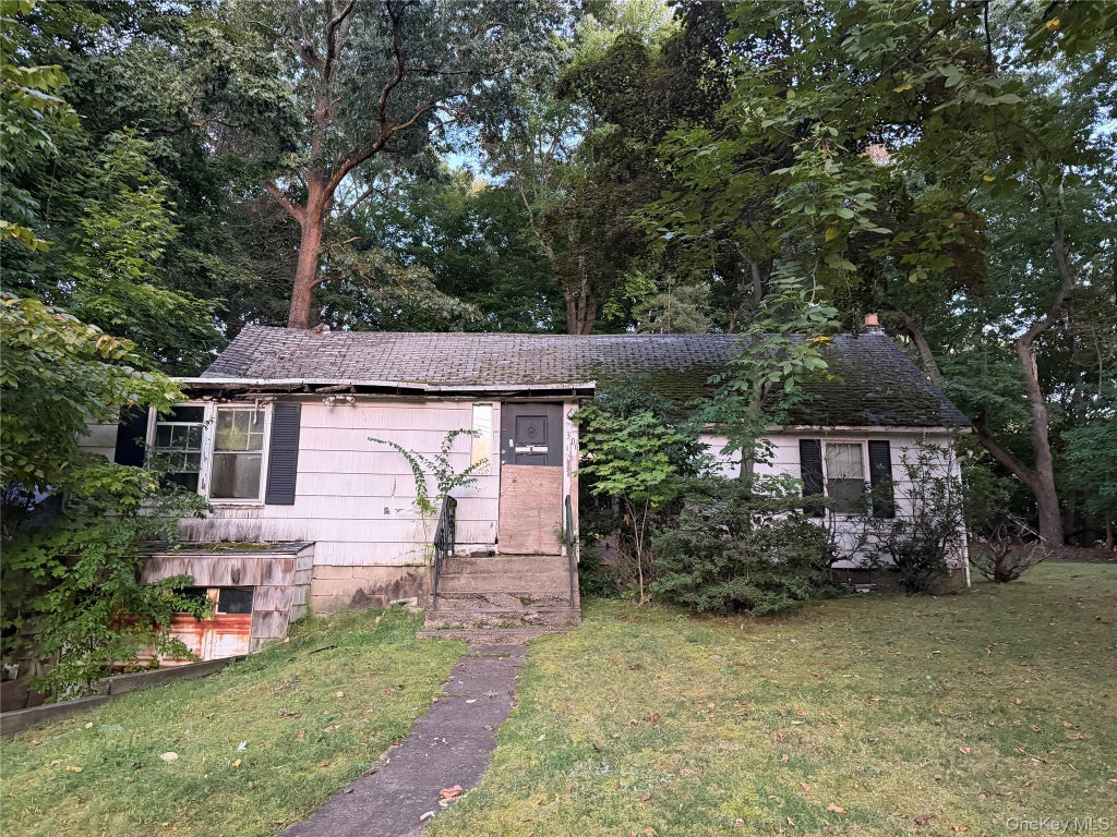 Photo of 306 Spook Rock Road, Suffern, NY 10901 (MLS # 1054033)