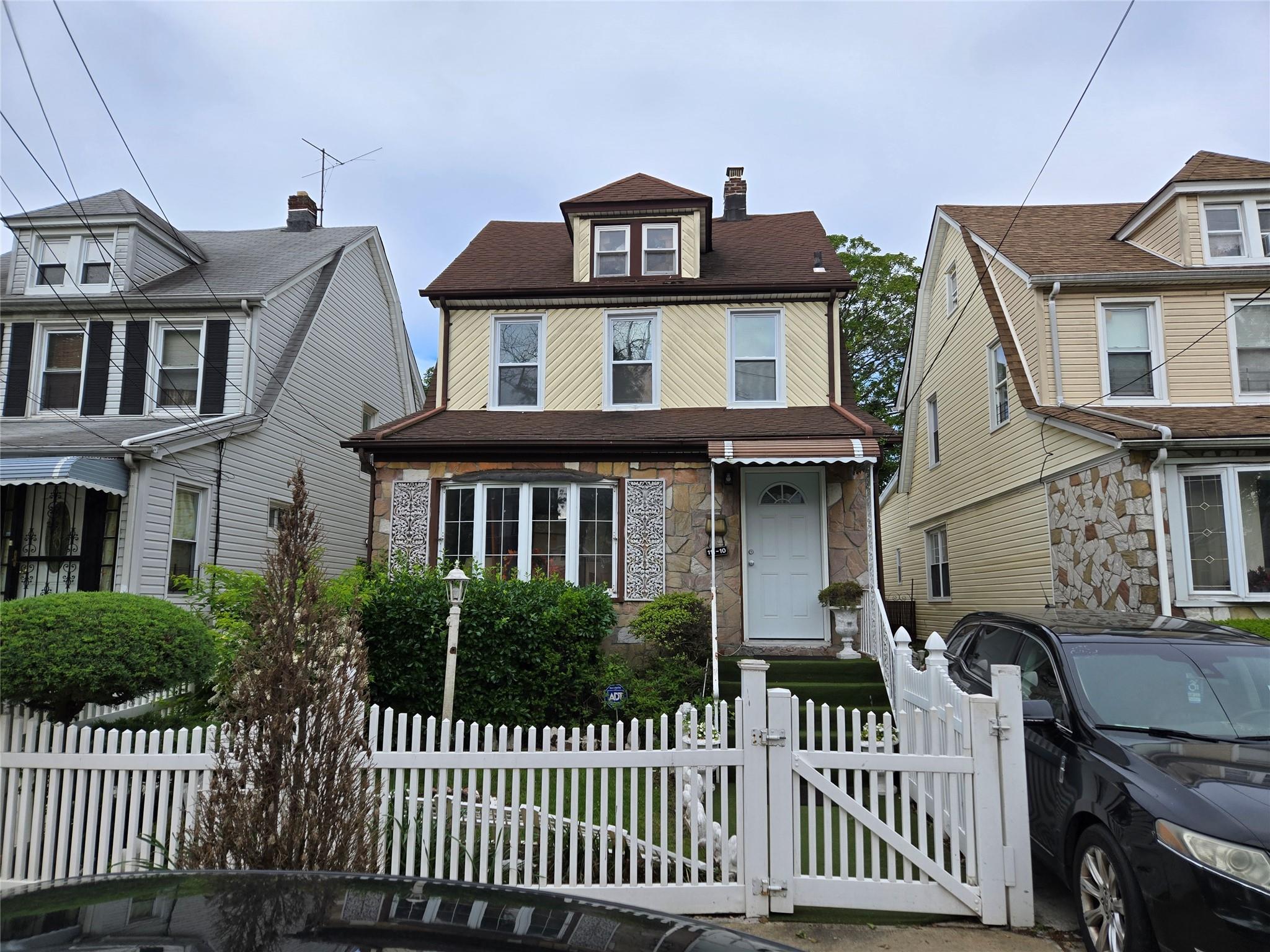 Rental Property at 204th Street, Saint Albans, Queens, NY - Bedrooms: 1 
Bathrooms: 1 
Rooms: 2  - $2,400 MO.