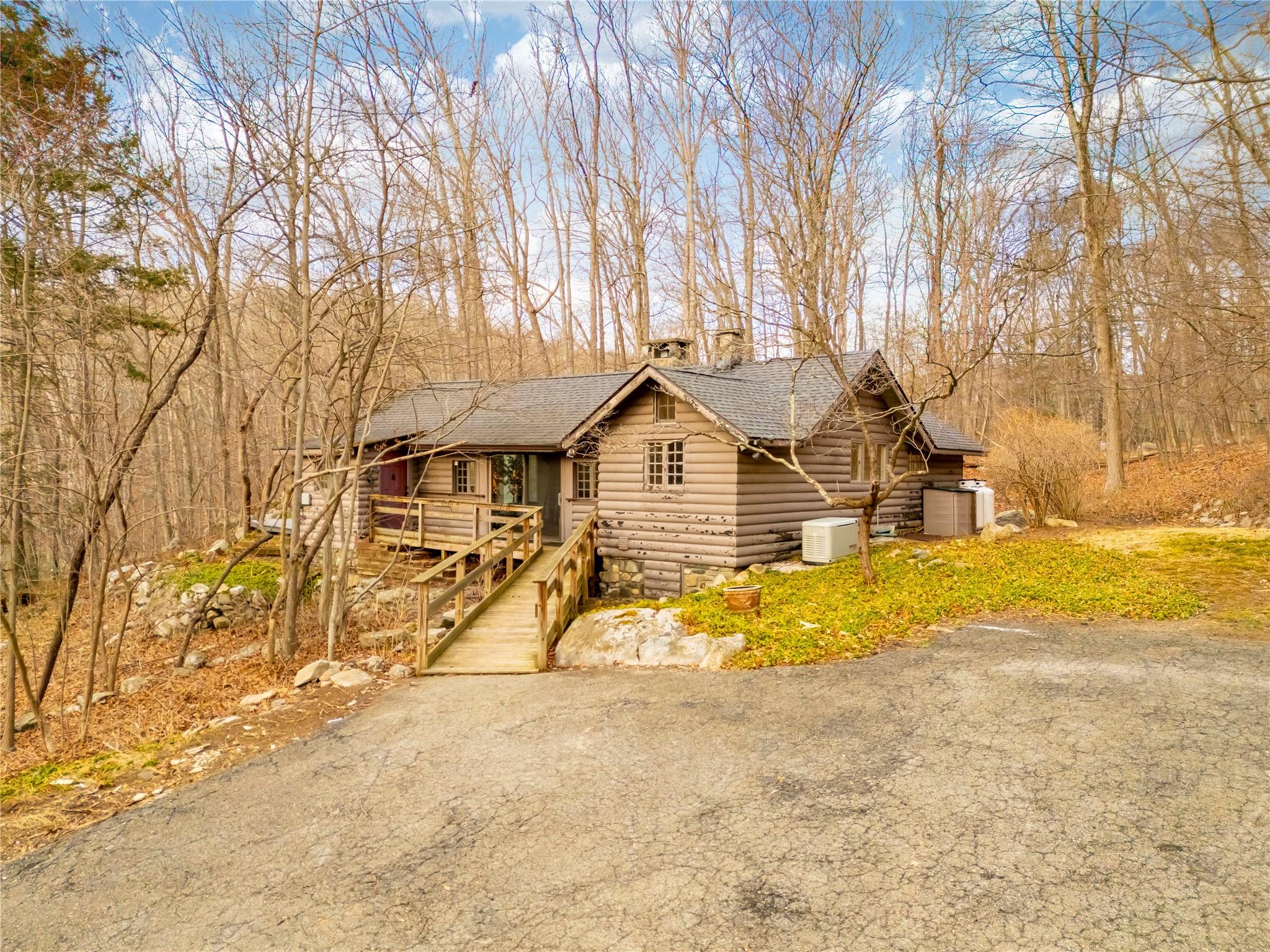 38 Trail Of The Hemlocks, Putnam Valley, New York image 1