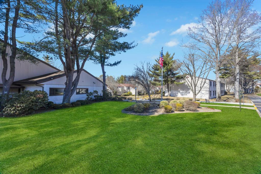 77 Richmond Boulevard #3A, Ronkonkoma, New York image 5
