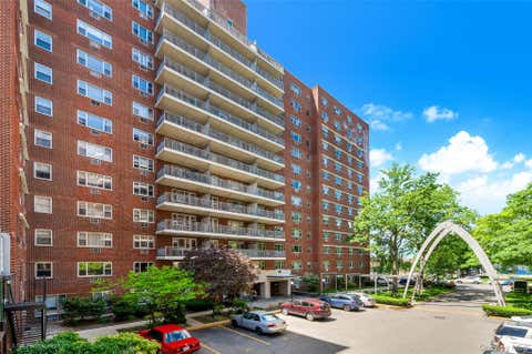 Homes For Sale - 52-30 39th Drive #5C<br/> Woodside, NY 11377