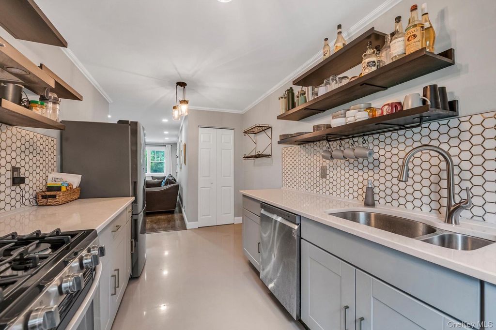 Photo of 226-25 Union Turnpike #A, Oakland Gardens, NY 11364 (MLS # 1000202)