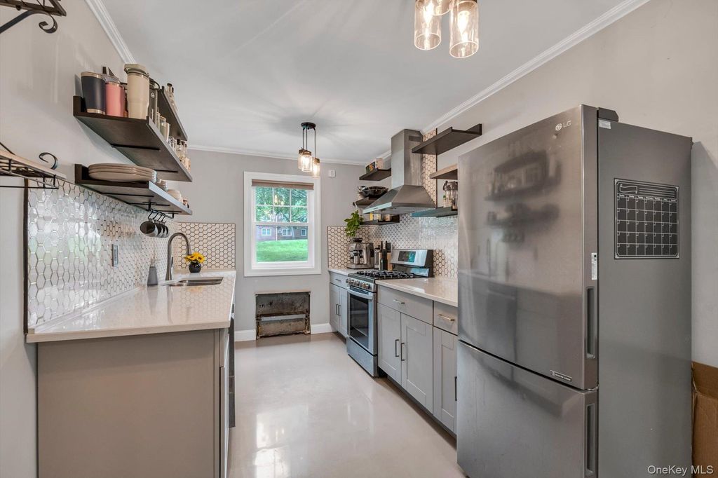Photo of 226-25 Union Turnpike #A, Oakland Gardens, NY 11364 (MLS # 1000202)
