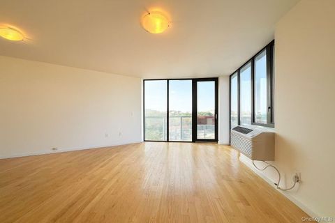 Photo of 6070 Woodhaven Boulevard #4E, Elmhurst, NY 11373 (MLS # 983684)