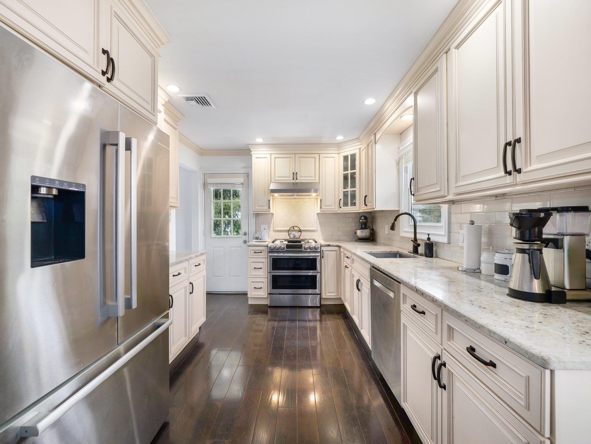 19 W Orchard Court, Spring Valley, Florida image 2