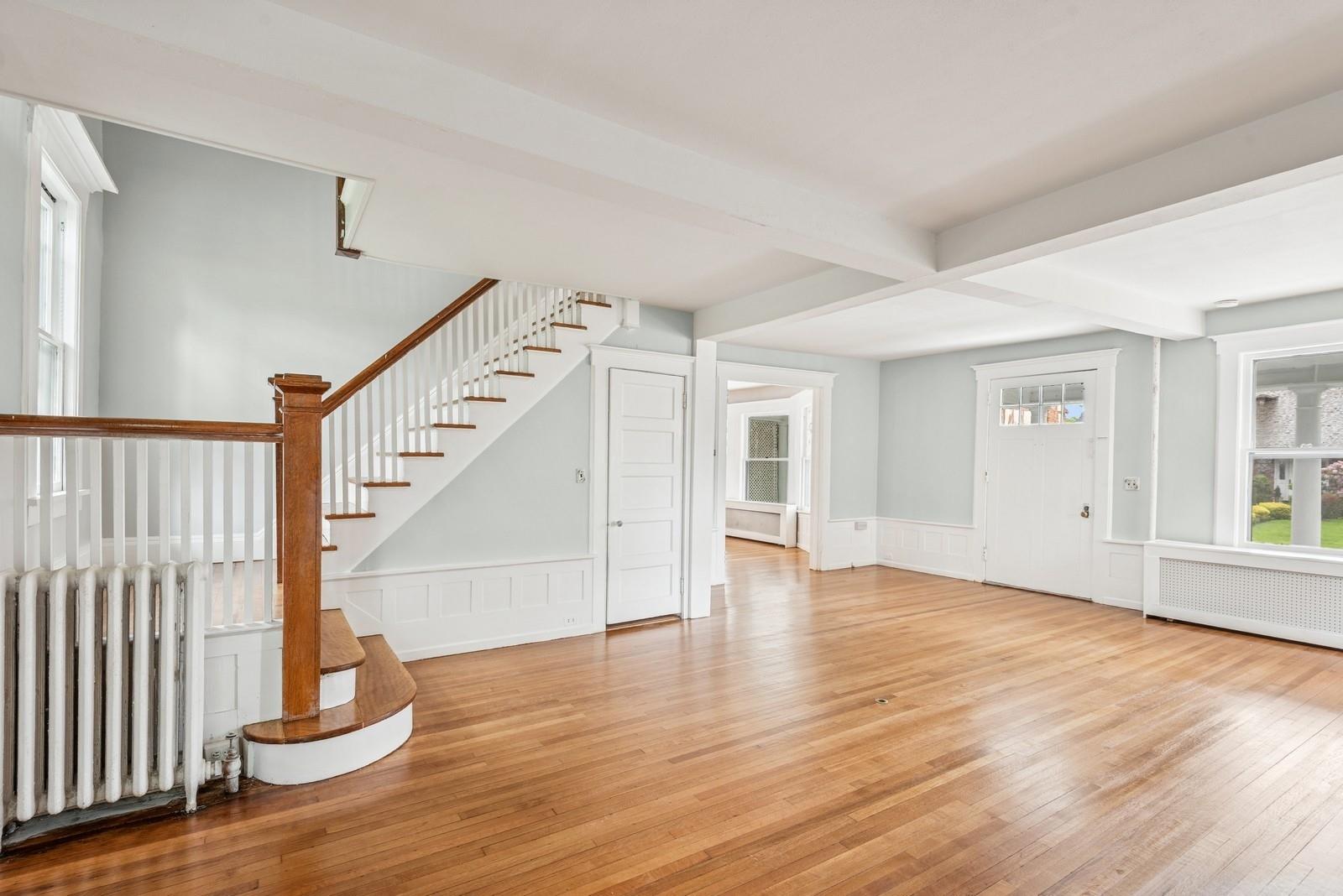 124 Roxbury Road, Garden City, New York image 9