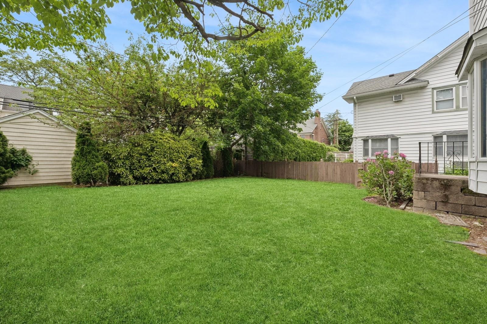 124 Roxbury Road, Garden City, New York image 35
