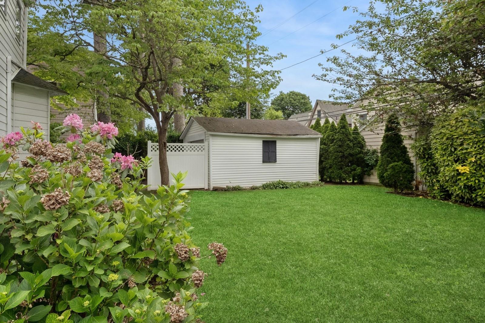 124 Roxbury Road, Garden City, New York image 33