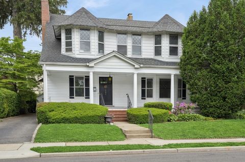 124 Roxbury Road Garden City NY 11530