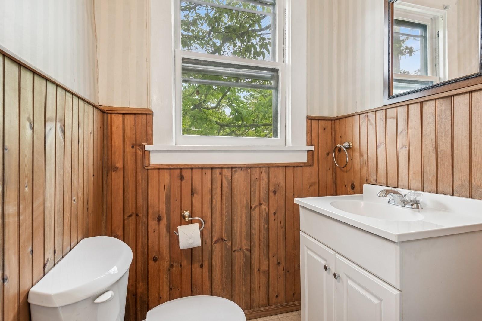 124 Roxbury Road, Garden City, New York image 28