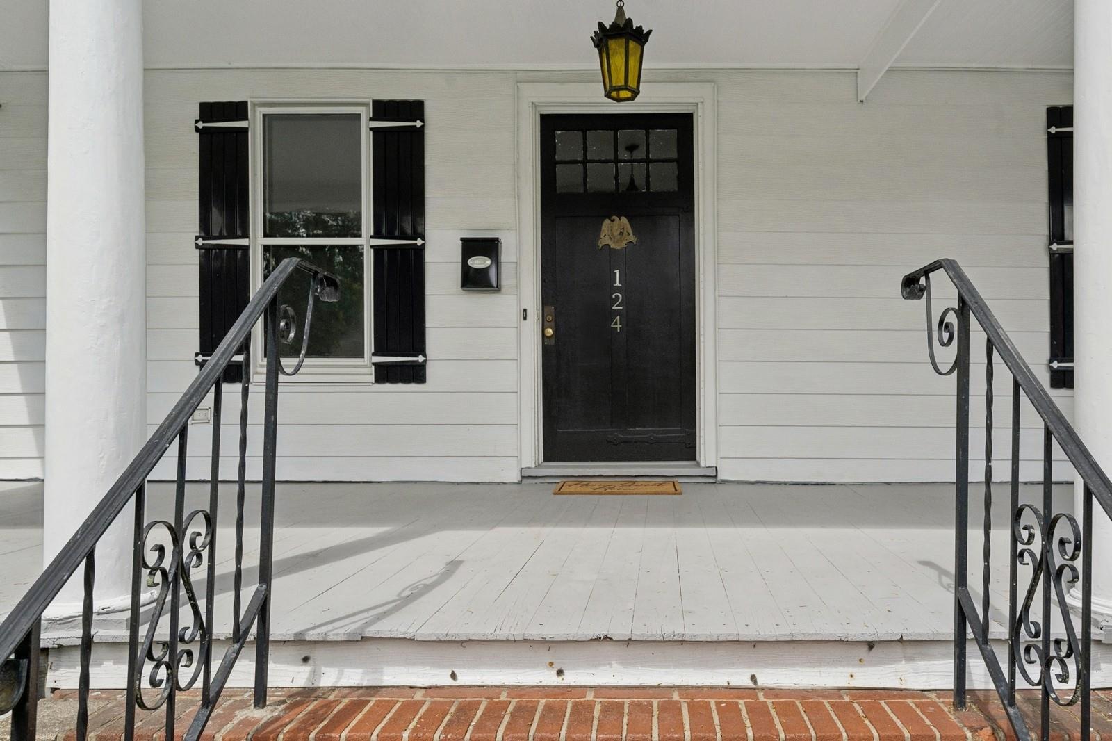 124 Roxbury Road