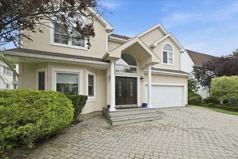 Photo of 7 Laurel Lane, Old Westbury, NY 11568 (MLS # 1028873)
