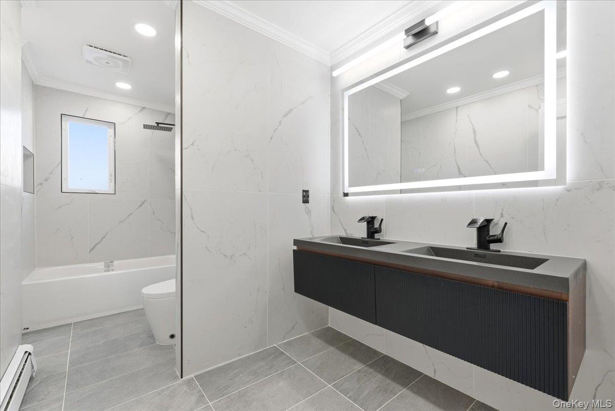 Atlantic Beach, New York 11509, United States, 5 Bedrooms Bedrooms, ,3 BathroomsBathrooms,Residential,Active,256752