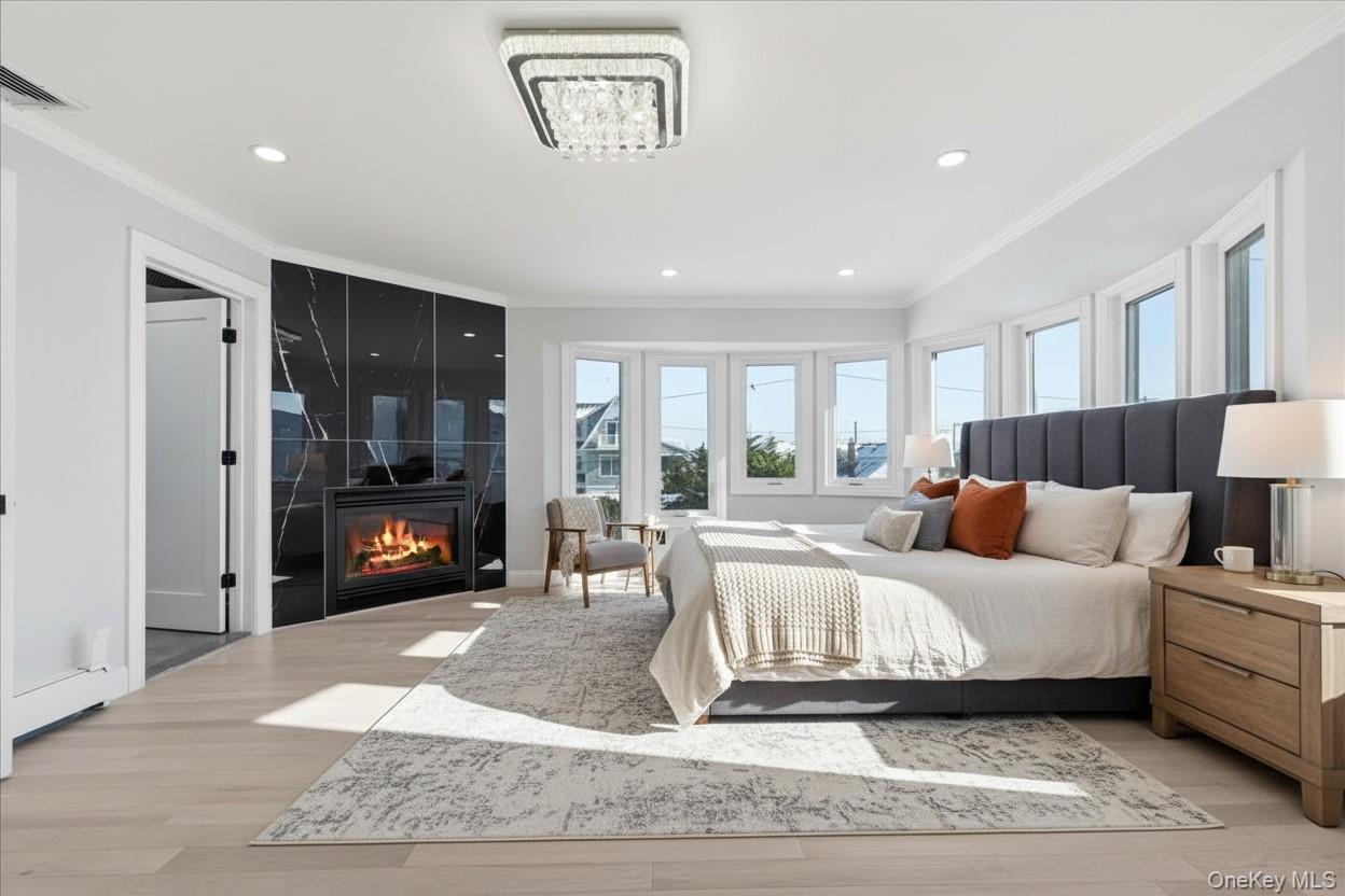 Atlantic Beach, New York 11509, United States, 5 Bedrooms Bedrooms, ,3 BathroomsBathrooms,Residential,Active,256752