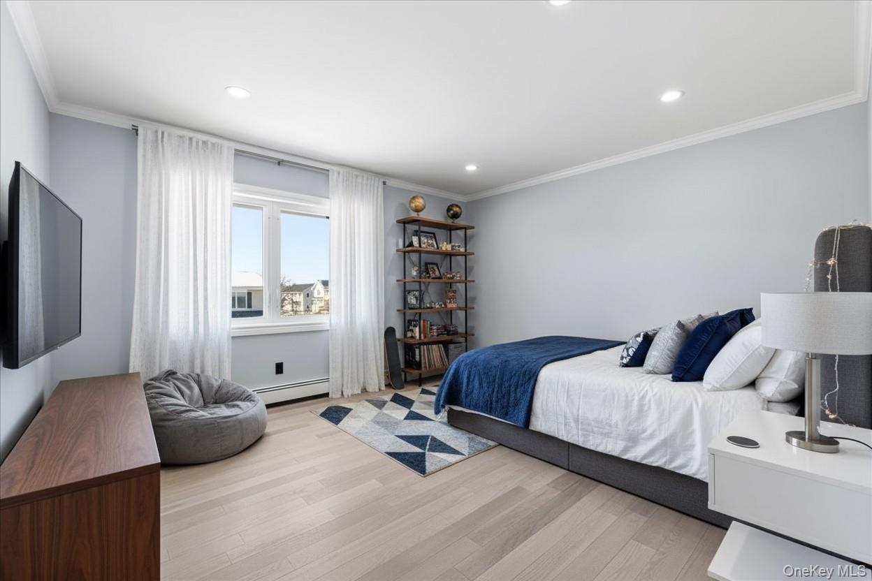 Atlantic Beach, New York 11509, United States, 5 Bedrooms Bedrooms, ,3 BathroomsBathrooms,Residential,Active,256752