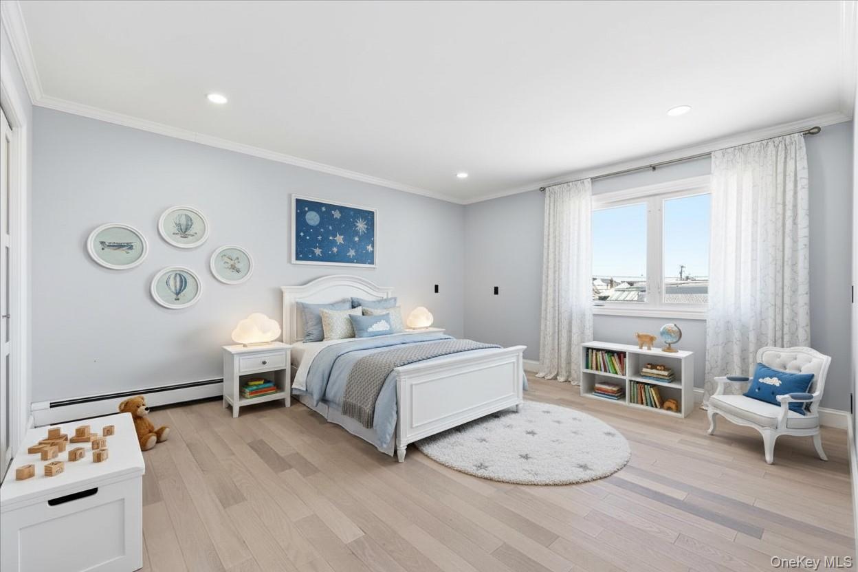 Atlantic Beach, New York 11509, United States, 5 Bedrooms Bedrooms, ,3 BathroomsBathrooms,Residential,Active,256752