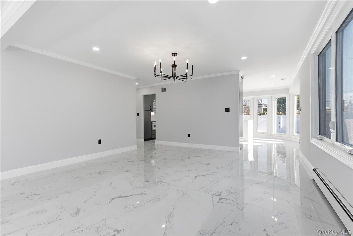 Atlantic Beach, New York 11509, United States, 5 Bedrooms Bedrooms, ,3 BathroomsBathrooms,Residential,Active,256752