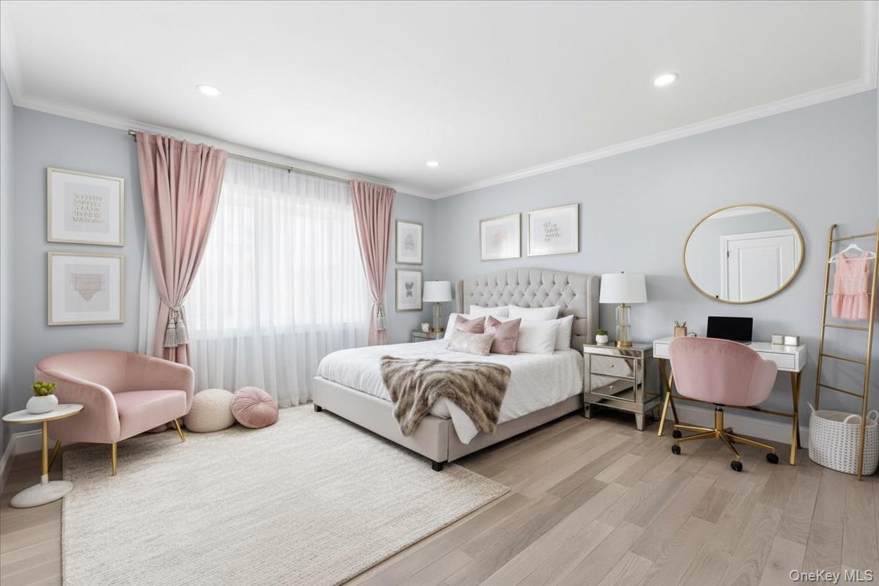 Atlantic Beach, New York 11509, United States, 5 Bedrooms Bedrooms, ,3 BathroomsBathrooms,Residential,Active,256752