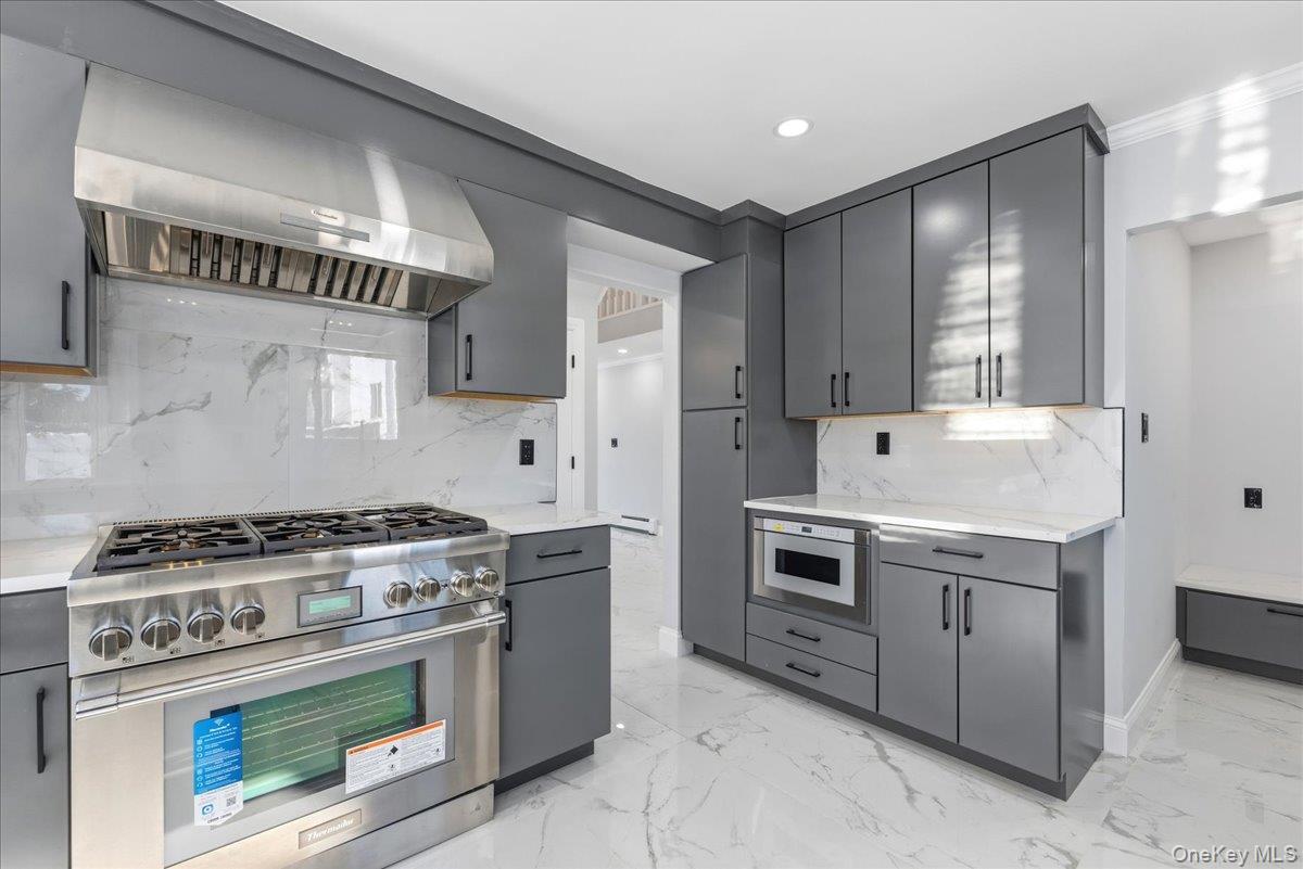 Atlantic Beach, New York 11509, United States, 5 Bedrooms Bedrooms, ,3 BathroomsBathrooms,Residential,Active,256752