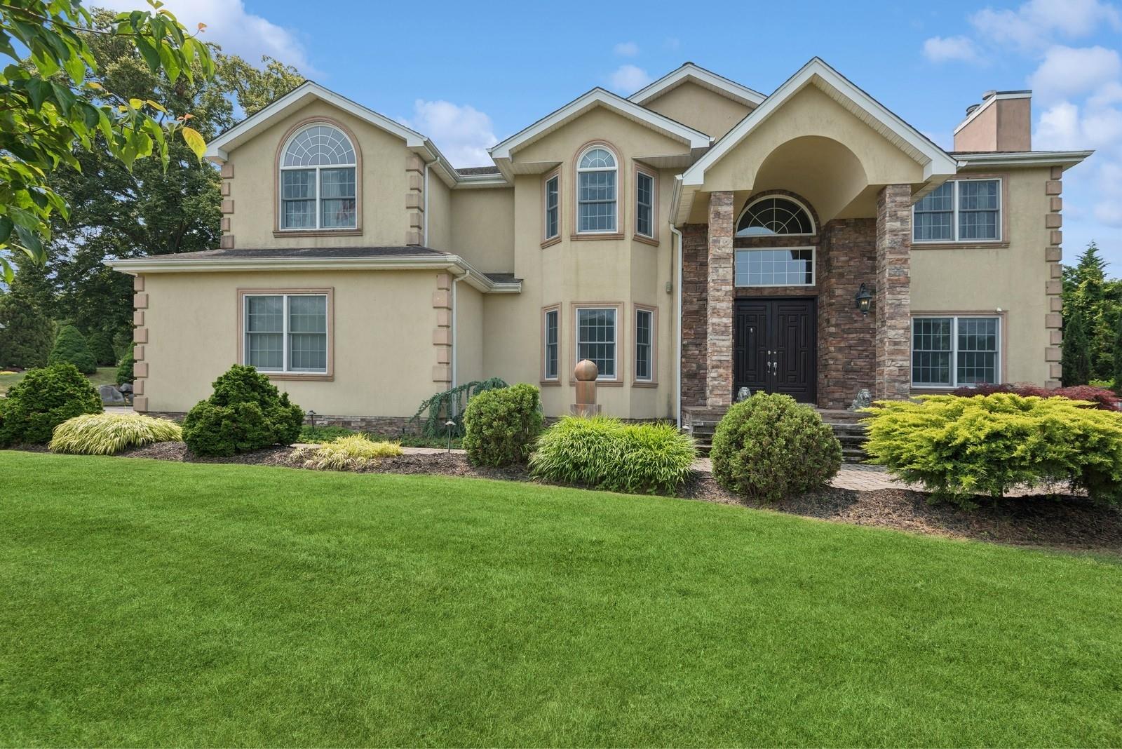 Property for Sale at Nadia Court, Smithtown, Hamptons, NY - Bedrooms: 5 
Bathrooms: 5  - $2,150,000