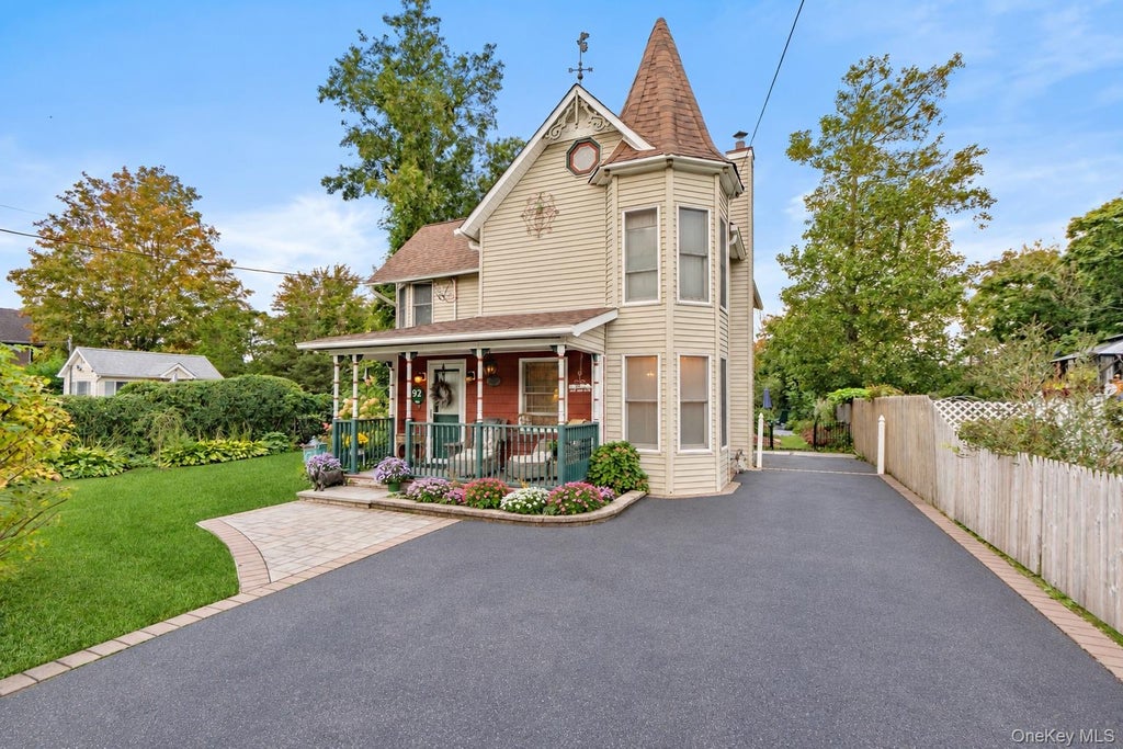 Photo of 92 Jennings Avenue, Patchogue, NY 11772 (MLS # 1055741)